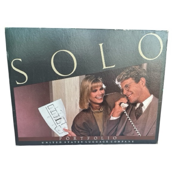 Unique Vintage 80's SOLO Burgundy Portfolio - Picture 2 of 16